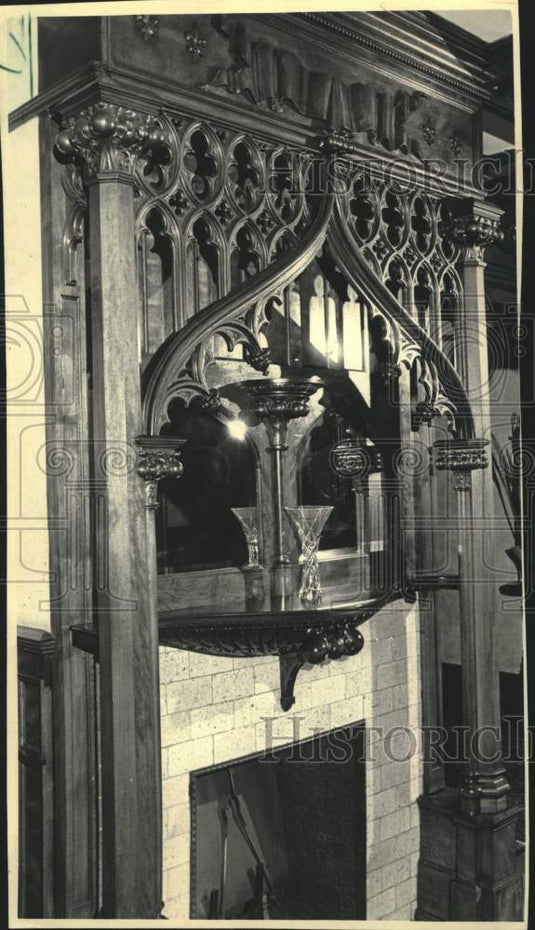 1987 Press Photo Ornate fireplace from historic Milwaukee home - mjc40170 - Historic Images