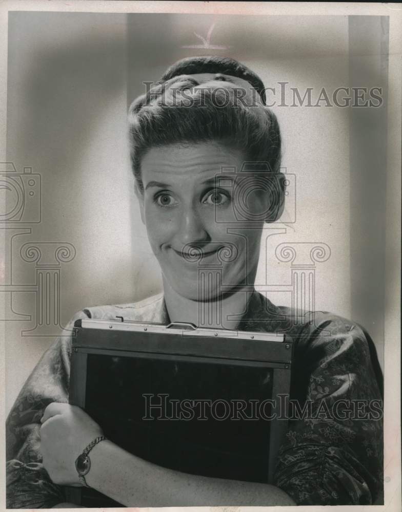 1958 Press Photo Ann Davis actress stars in Bob Cummings show as a secretary. - Historic Images