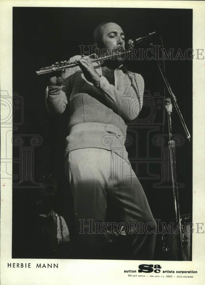 1977 Press Photo Herbie Mann, Jazz/pop flutist. - mjc40521 - Historic Images