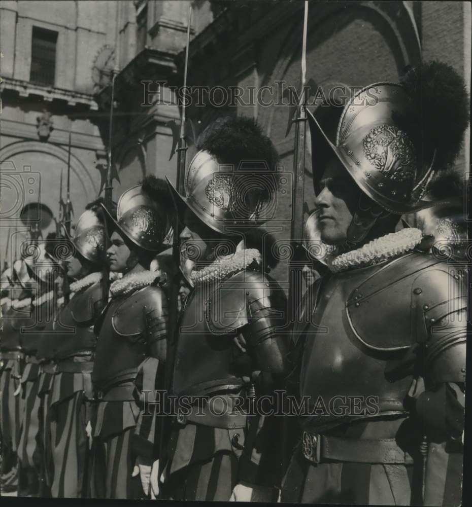 1978 Press Photo Swiss Guards in Ceremony, Vatican City, Rome, Italy - mjc40606 - Historic Images