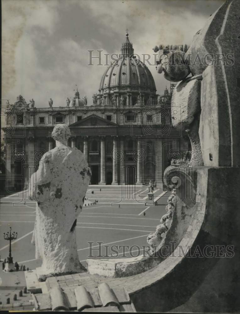 1982 Press Photo St. Peter's Square Vatican City, Rome, Italy - mjc40612 - Historic Images