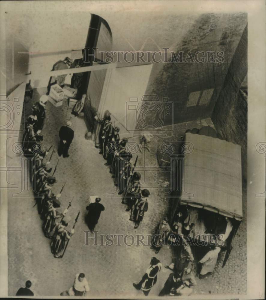 1963 Press Photo Food Supplies Unloaded at Chapel in Vatican City, Rome, Italy- Historic Images