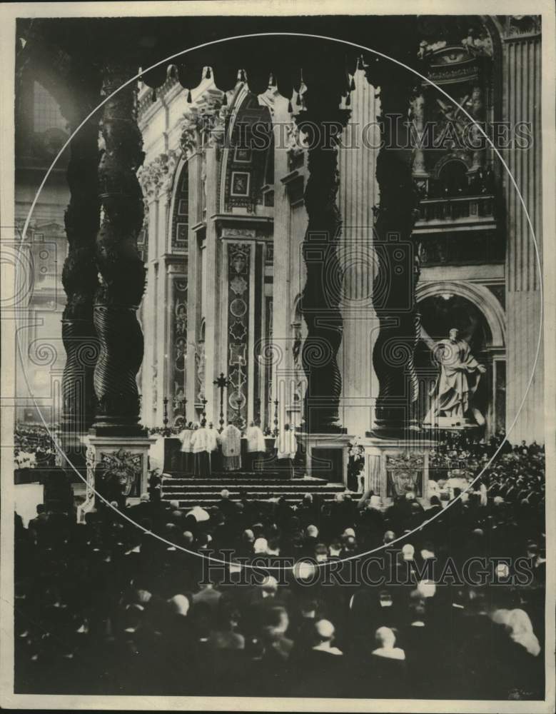 1932, Pontifical Mass at St. Peter's Basilica, Vatican City, Rome - Historic Images
