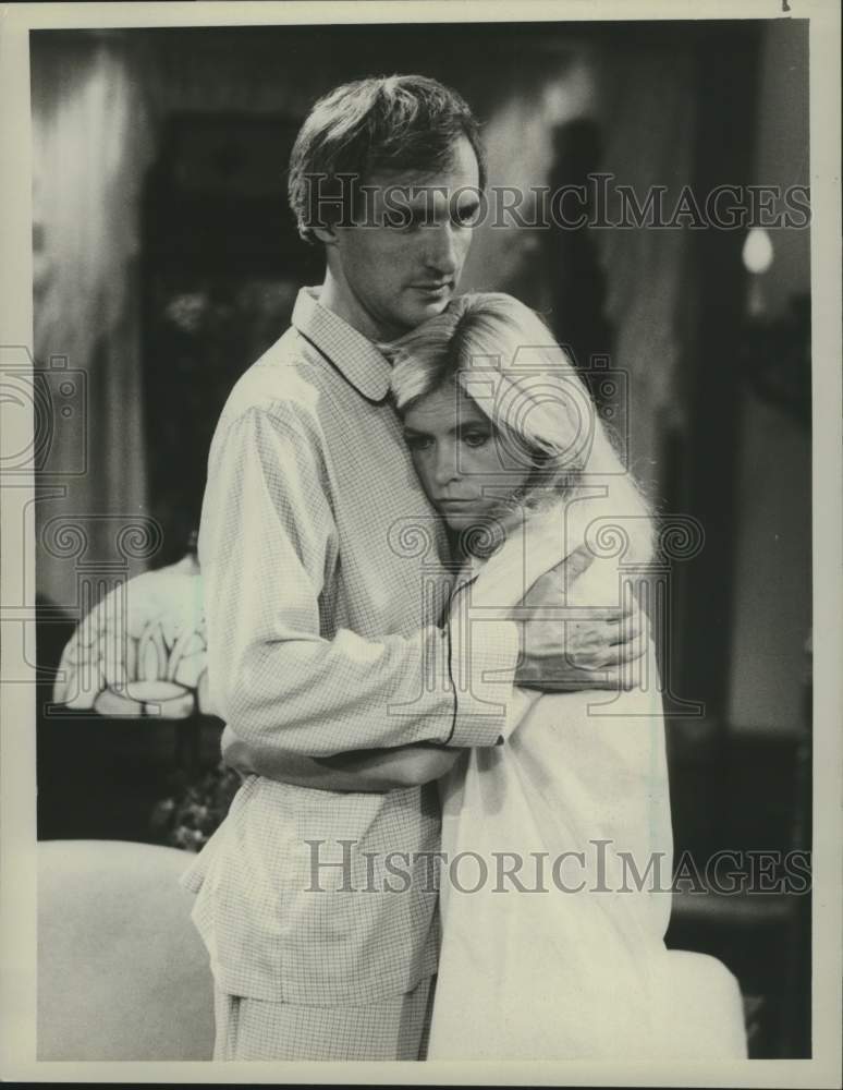 1982 Press Photo Meredith Baxter Birney, Michael Gross star in &quot;Family Ties&quot; NBC - Historic Images