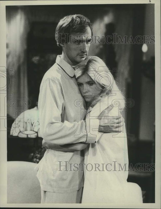 1982 Press Photo Meredith Baxter Birney, Michael Gross star in "Family Ties" NBC - Historic Images