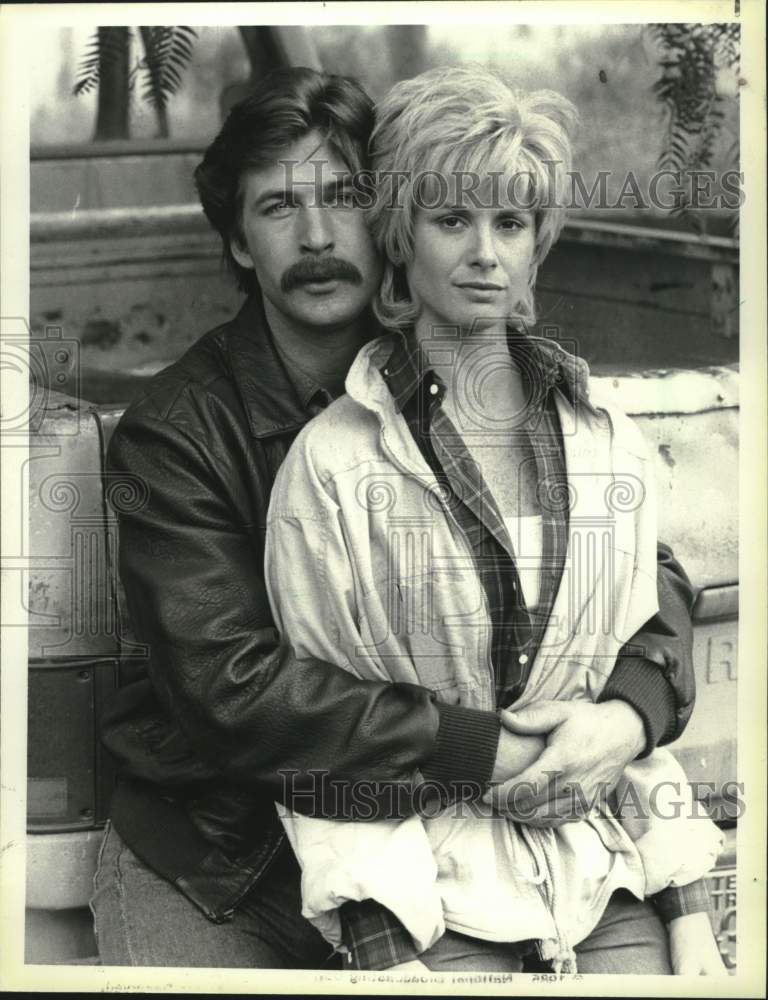 1985 Press Photo Stephanie Zimbalist & Alec Baldwin star in "Love On the Run" - Historic Images