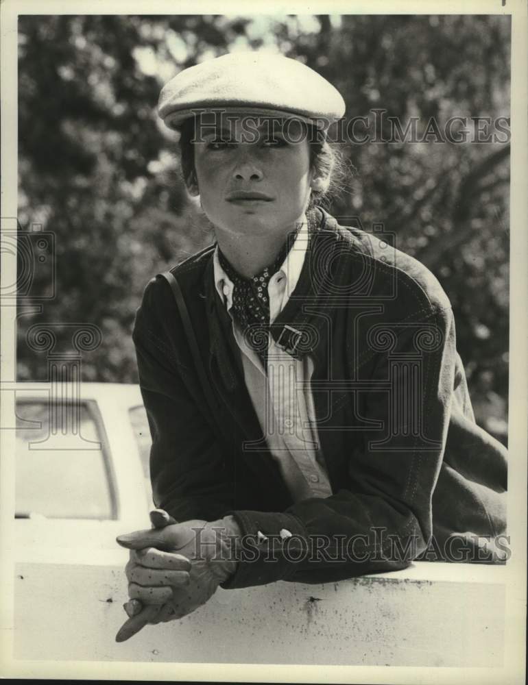 1982 Press Photo Actress Stephanie Zimbalist stars in "Remington Steel" - Historic Images