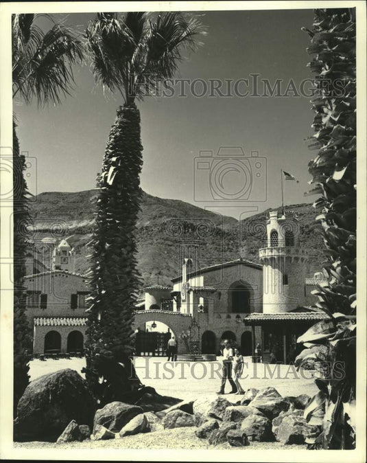 1987 Press Photo Walter Scott's dream the Death Valley Dream Castle, California. - Historic Images