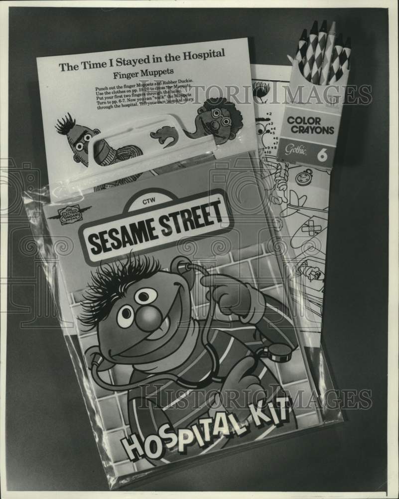 1979 Press Photo The Sesame Street hospital pre-admission kit - mjc41024 - Historic Images