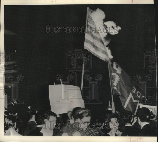 1966, Mexican demonstrators burn U.S. flag in protest, Mexico City - Historic Images