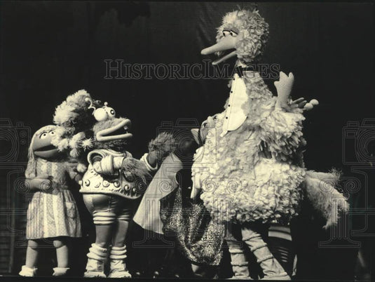 1987 Press Photo "Big Bird and the ABC's" Sesame Street Live, Milwaukee - Historic Images