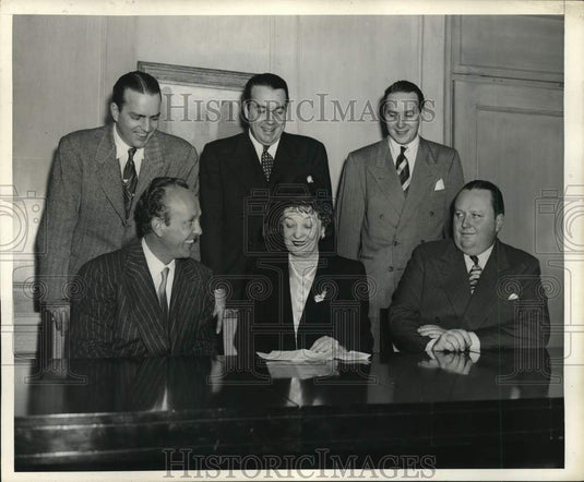 1947, William Randolph Hearst's Wife and Children - mjc41717 - Historic Images
