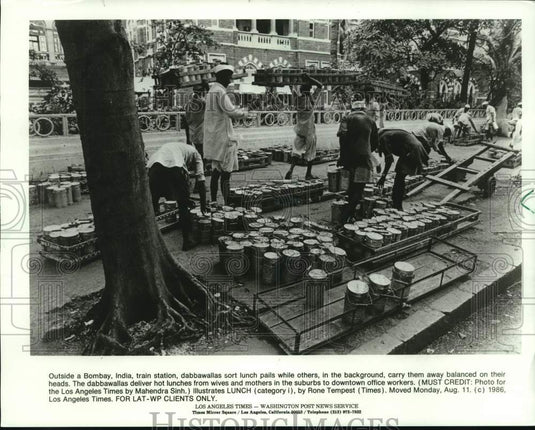 1986, Dabbawallas By Bombay, India, Deliver Lunches to Office Workers - Historic Images