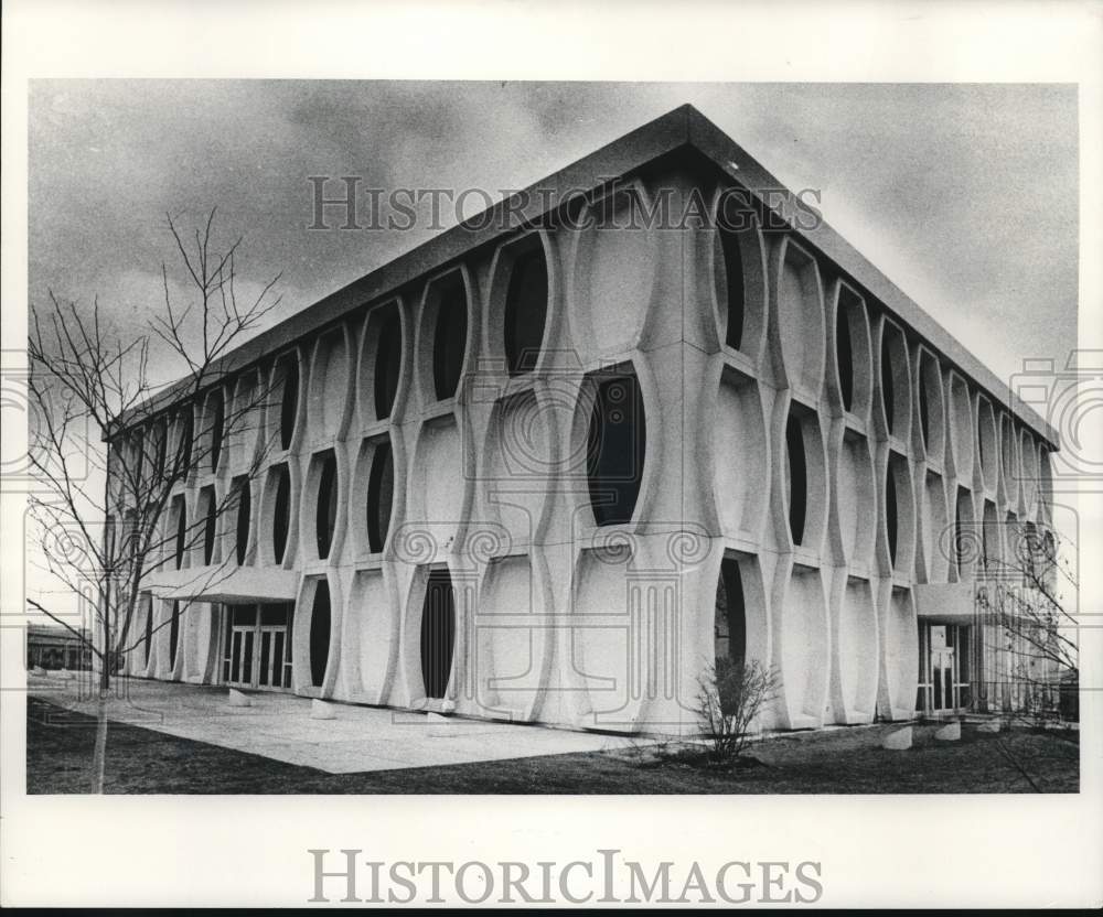 1970 Press Photo Modern Language Building at Marquette University in Wisconsin - Historic Images
