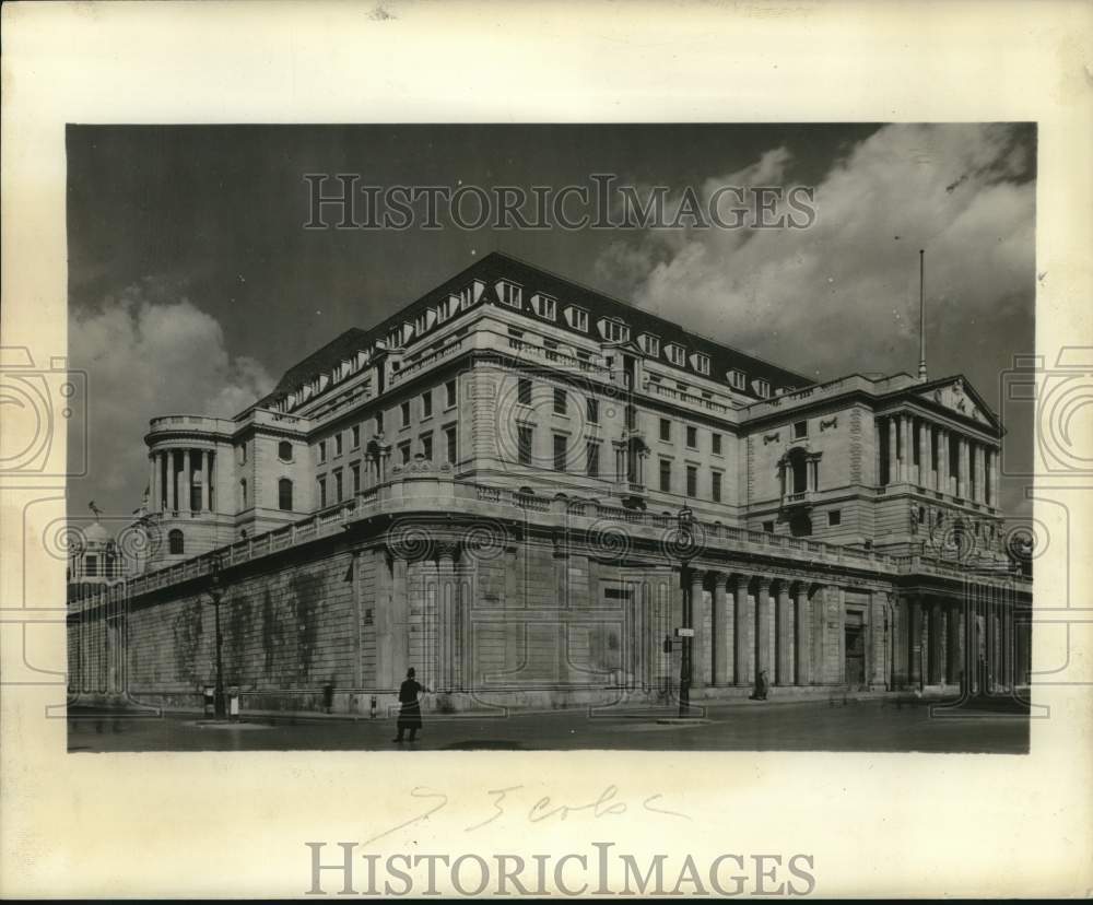 1945 Press Photo Bank of England Building in the City of London - Historic Images