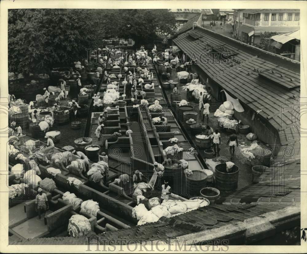1942, Public Laundry Day in Bombay, India - mjc42031 - Historic Images