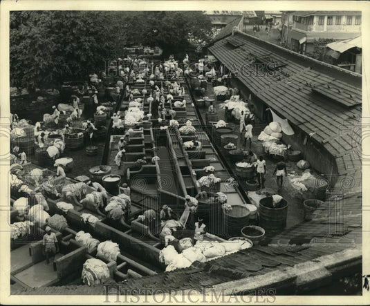1942, Public Laundry Day in Bombay, India - mjc42031 - Historic Images