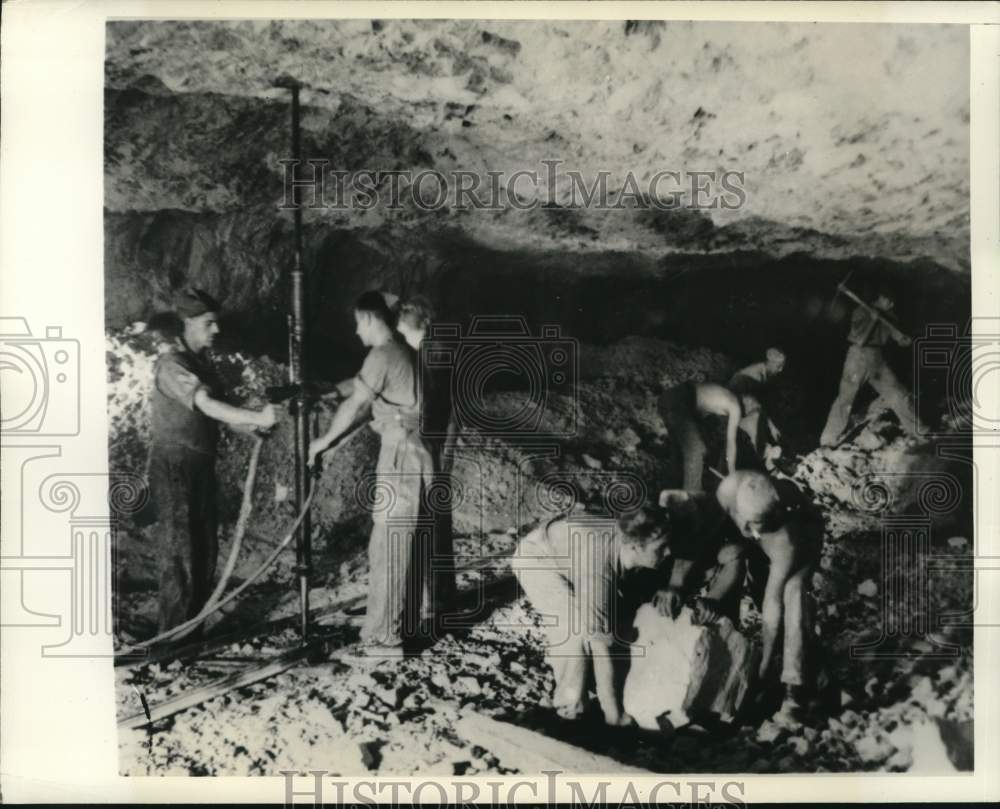 Press Photo Tunnellers of Royal Engineers in Gibraltar Dig Through the Rock - Historic Images