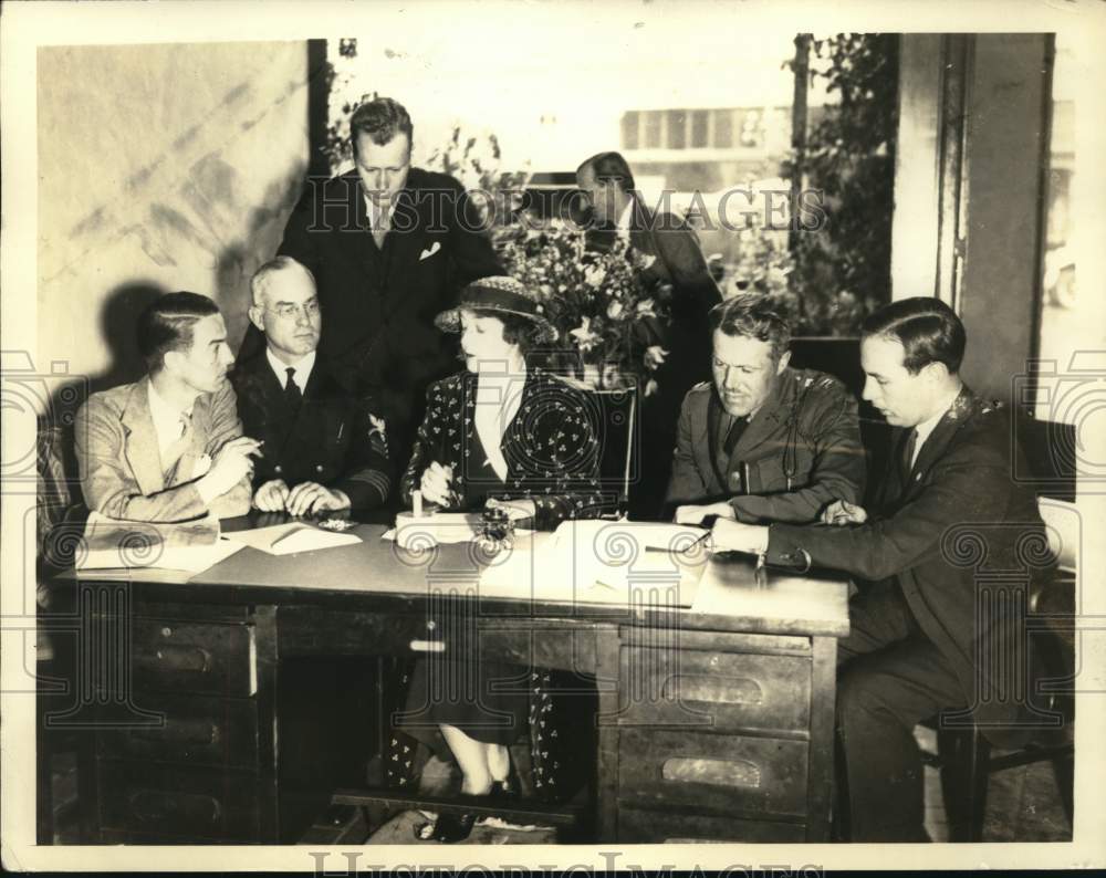 1933, Mrs. W. R. Hearst Meets With Members of May Ball Committee - Historic Images