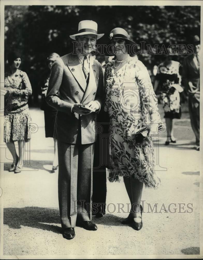 1929, Mrs. W. R. Hearst & Mayor Walker, Belmont Race Track, New York - Historic Images
