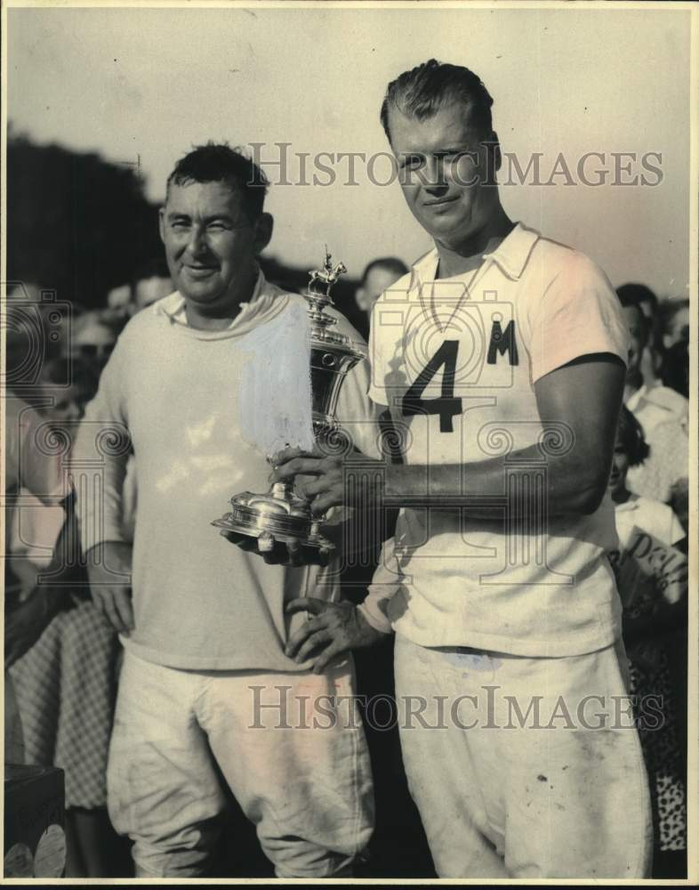 1952 Press Photo Robert A. Uihlein Jr. &amp; George Oliver at Milwaukee Polo Club- Historic Images