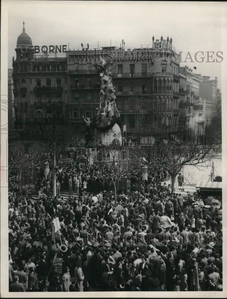 1952 Crowds in Fiesta Square of Valencia, Spain, Enjoy &quot;Fallas&quot;-Historic Images