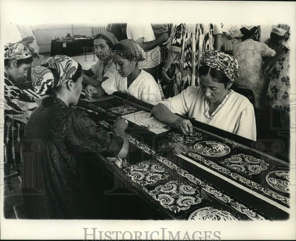 1964 Famous Rugs from Bukhara Handmade by Embroiderers in Factory-Historic Images