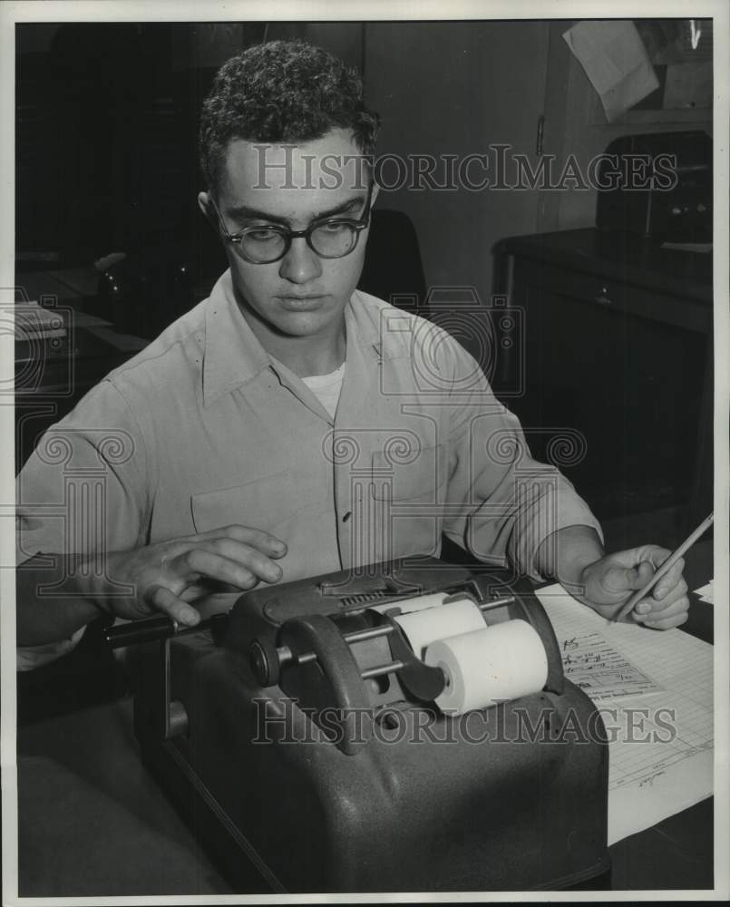 1956 Press Photo Employee in The Milwaukee Journal Advertising Service- Historic Images