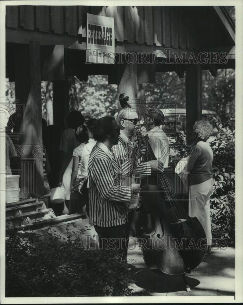 1976 Press Photo The Milwaukee Journal Employees Picnic - mje00090 - Historic Images