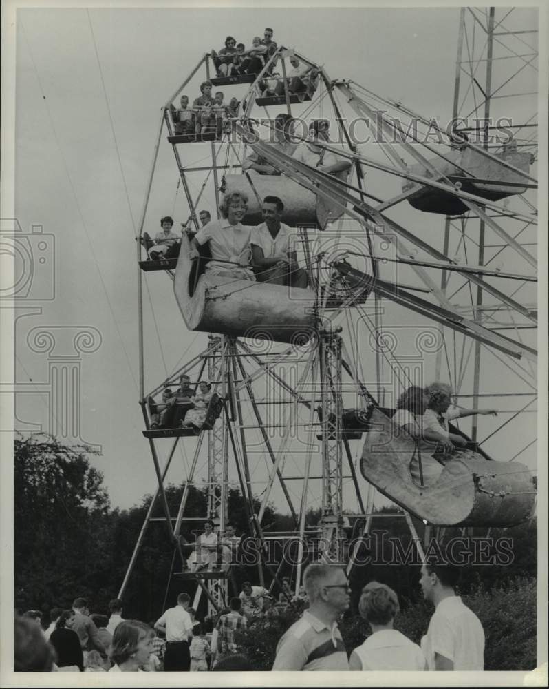 1959, Amusement rides at The Milwaukee Journal Employees Picnic - Historic Images