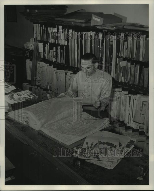 1953, Louis Heard of The Milwaukee Journal Advertising Services - Historic Images