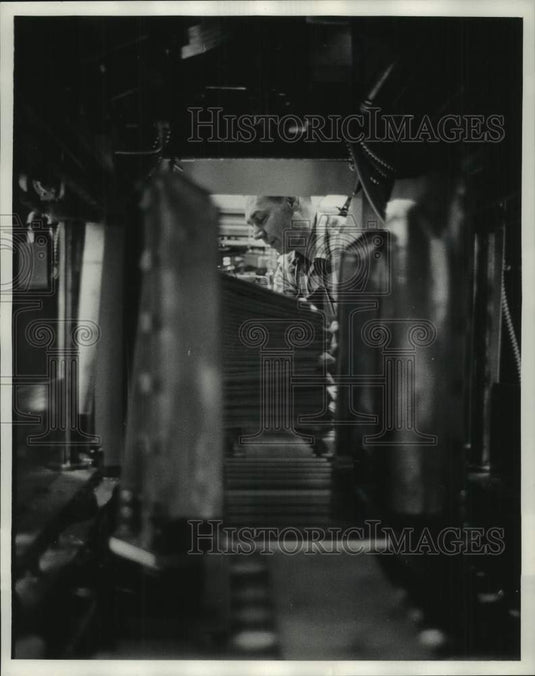 1969, The Milwaukee Journal Mailroom Department - mje00143 - Historic Images