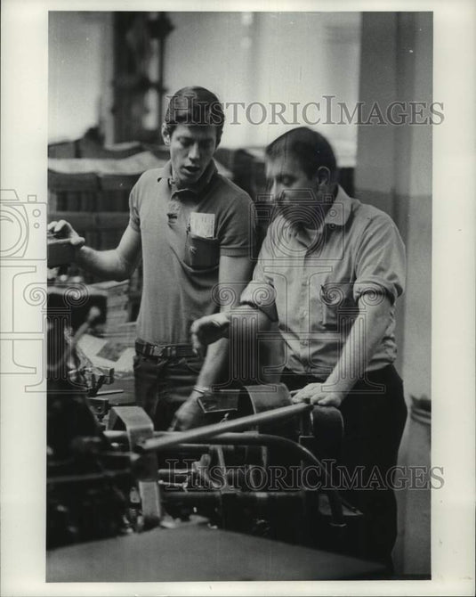 1960, The Milwaukee Journal Mailroom Employees - mje00144 - Historic Images