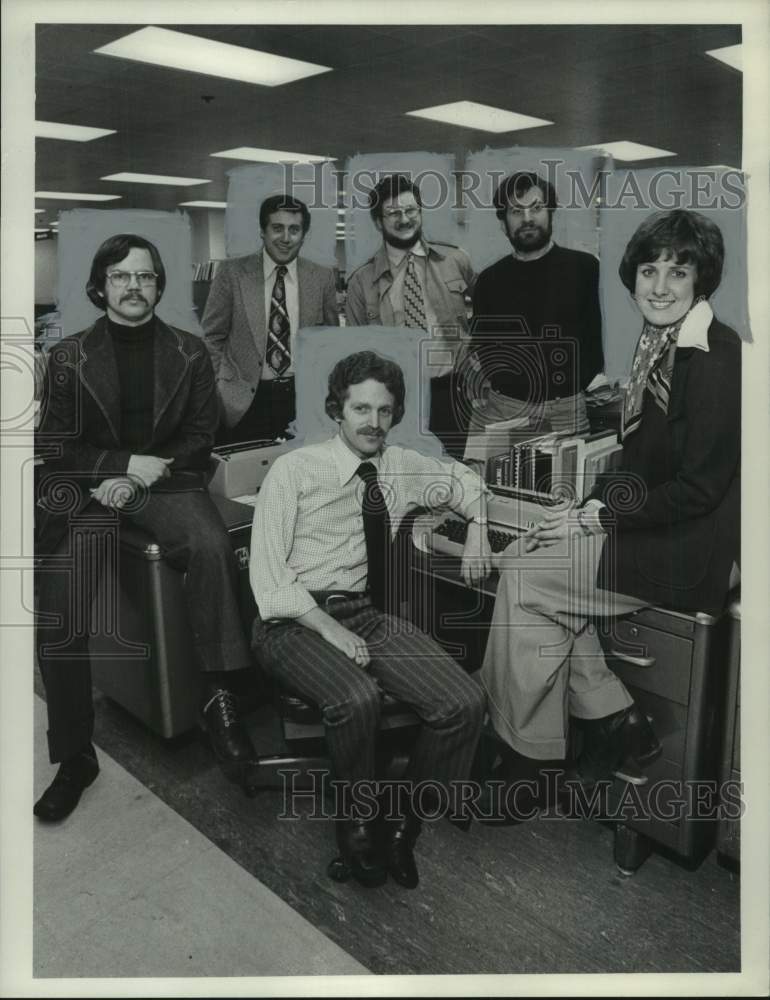 1975, The Milwaukee Journal News Prize Winner Reporters - mje00156 - Historic Images