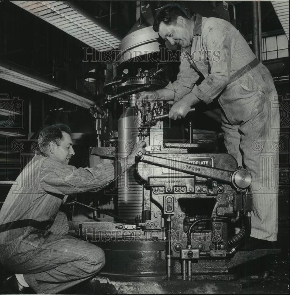 1956, Milwaukee Journal Machinists Bill Bauer &amp; Arlick Hultgren - Historic Images