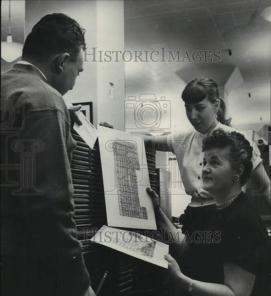 1954, Employees in Milwaukee Journal Sentinel Circulation Department - Historic Images