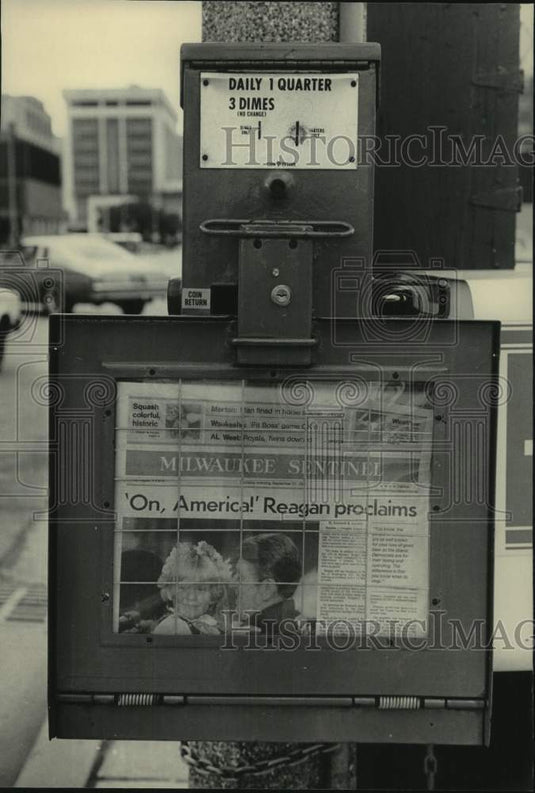 1984 Press Photo Milwaukee Journal Sentinel Paper Boxes - mje00271 - Historic Images