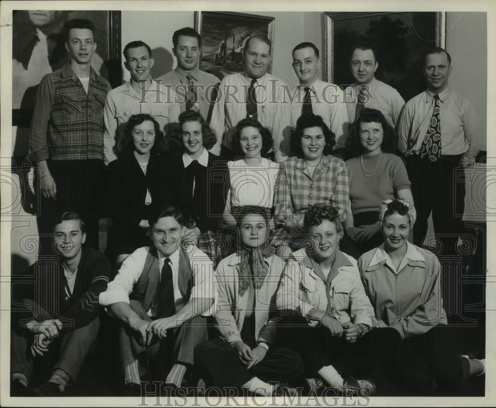 Press Photo The Milwaukee Journal Advertising Services Department Employees - Historic Images