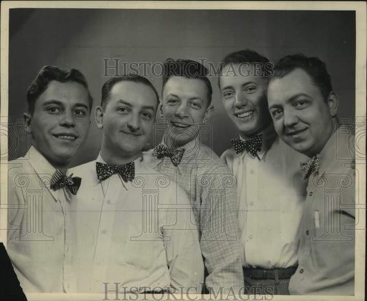 Press Photo Milwaukee Journal Advertising Services Employees - mje00472 - Historic Images