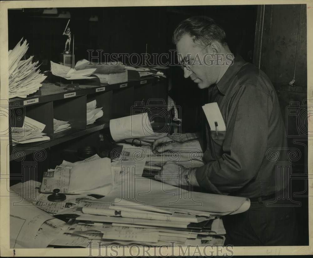 1949, Milwaukee Sentinel Newspaper Employee - mje00480 - Historic Images