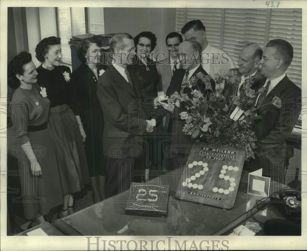 1952, The Milwaukee Journal Business Office Employees - mje00566 - Historic Images