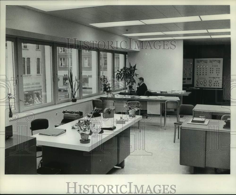 1962, Matt Rogina of Milwaukee Journal Maintenance &amp; Building Service - Historic Images