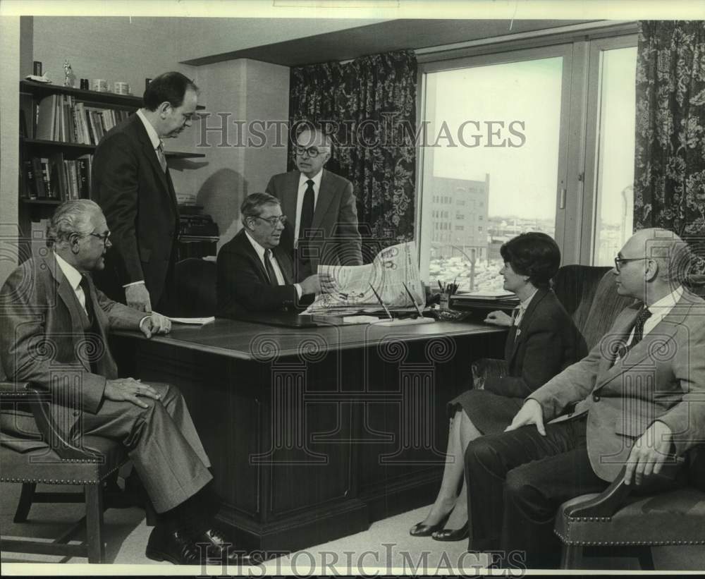 1982 Press Photo Milwaukee Journal Advertising Department Executives Meeting - Historic Images