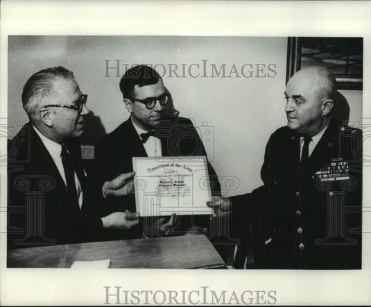 1972 Arville Schaleben, Journal Executive - Historic Images