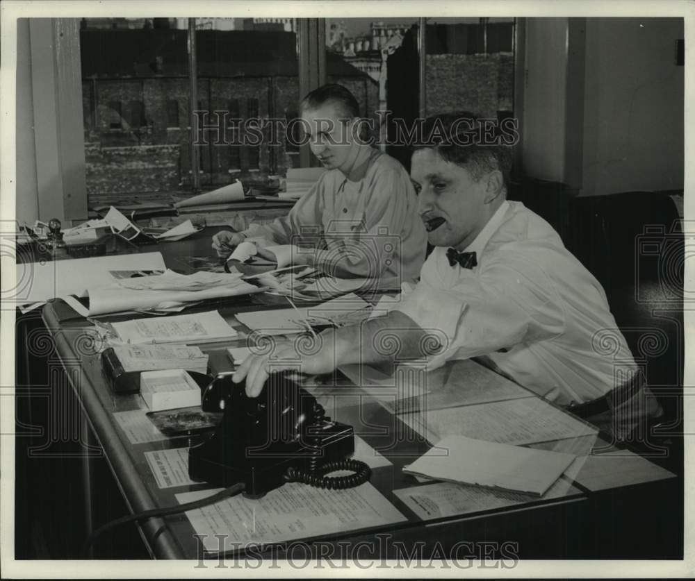 1953 Press Photo Raymond Schultz &amp; James Suhr of Milwaukee Journal Advertising- Historic Images
