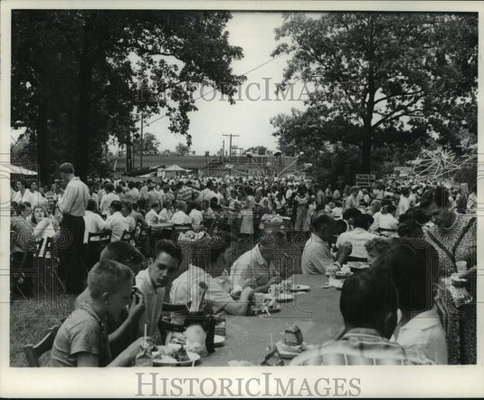 1959, Milwaukee Journal Employee Picnic - mje00756 - Historic Images