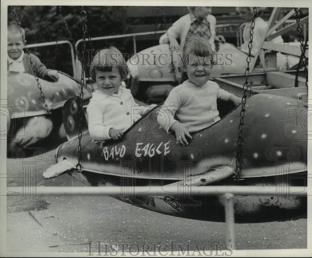 1959, Children at The Milwaukee Journal Employee Picnic - mje00759 - Historic Images