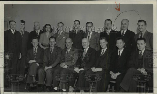 1927, Milwaukee Journal Editorial City Room Employees - mje00797 - Historic Images