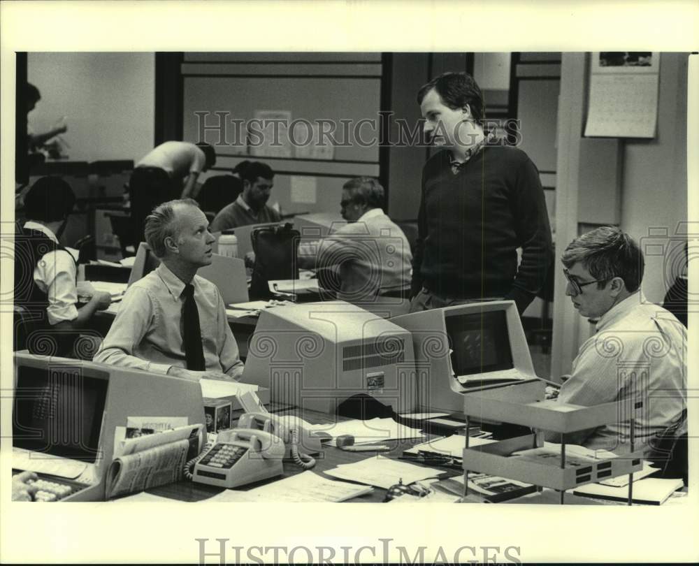 1987 Press Photo The Milwaukee Journal Newsroom Department - mje00802 - Historic Images