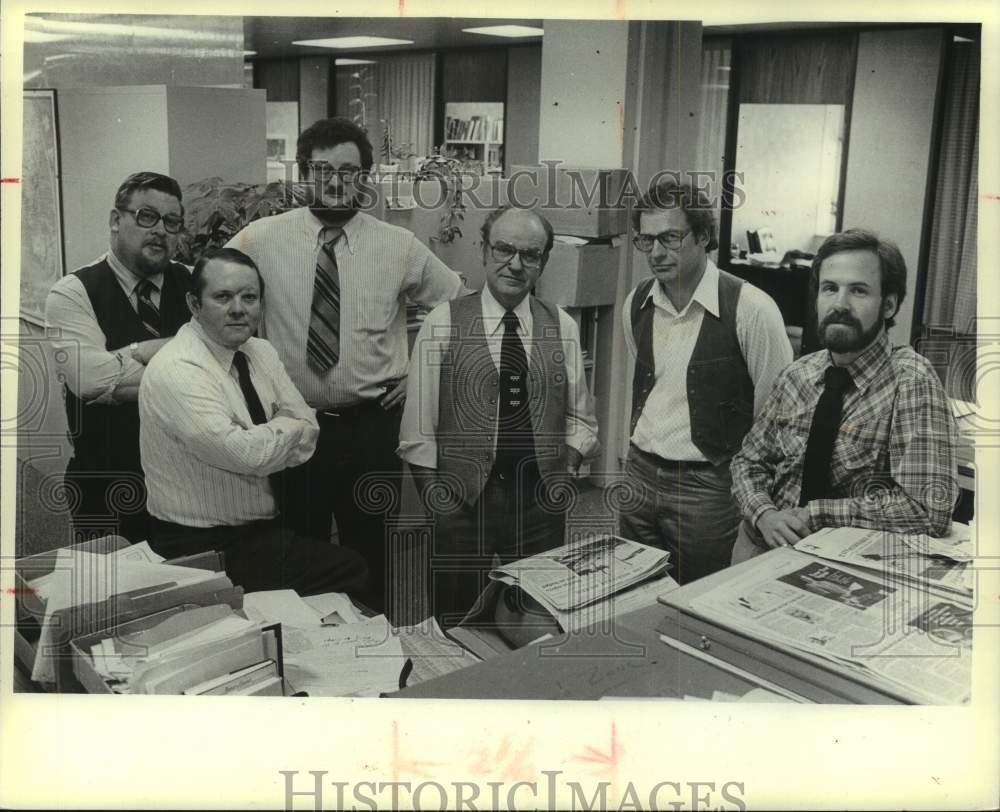 1981 Press Photo Milwaukee Journal Newsroom Staff - mje00832 - Historic Images